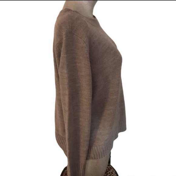 4/$20 Heather grey crewneck basic sweater soft comfy - Picture 6 of 7